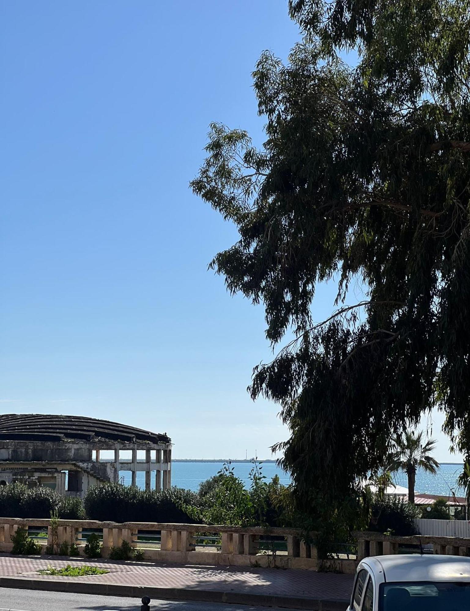 In Riva Al Mare Bed & Breakfast Джеля Екстериор снимка